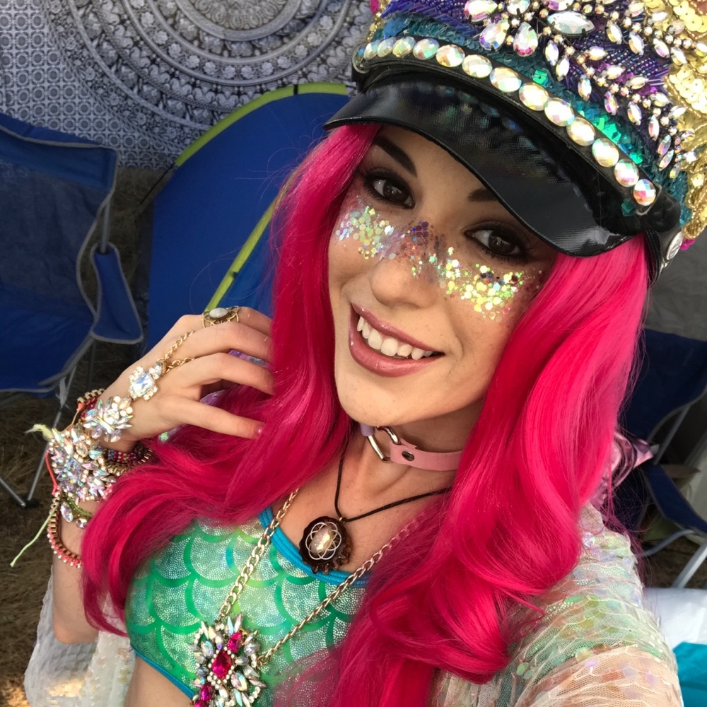 Meet your Posher, Devon